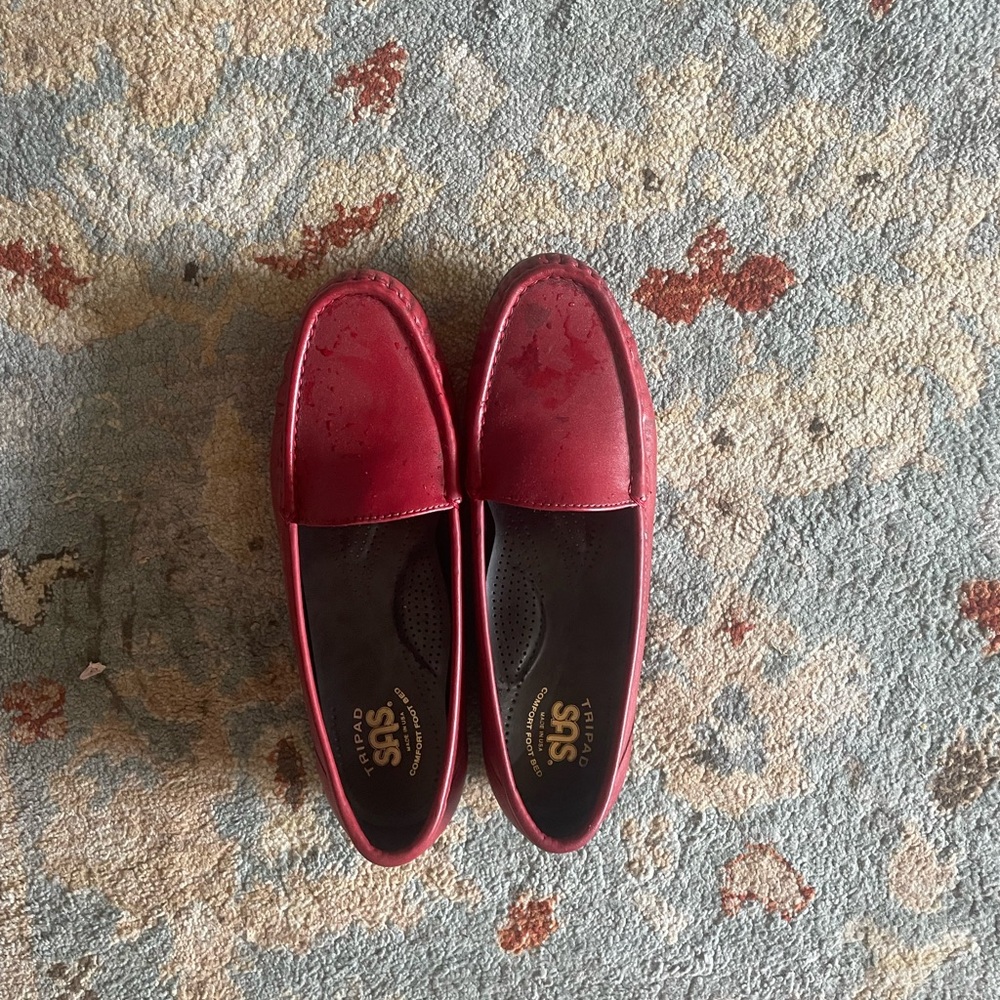 Made in Italy SAS Women’s Red Leather Slip-On Loafers